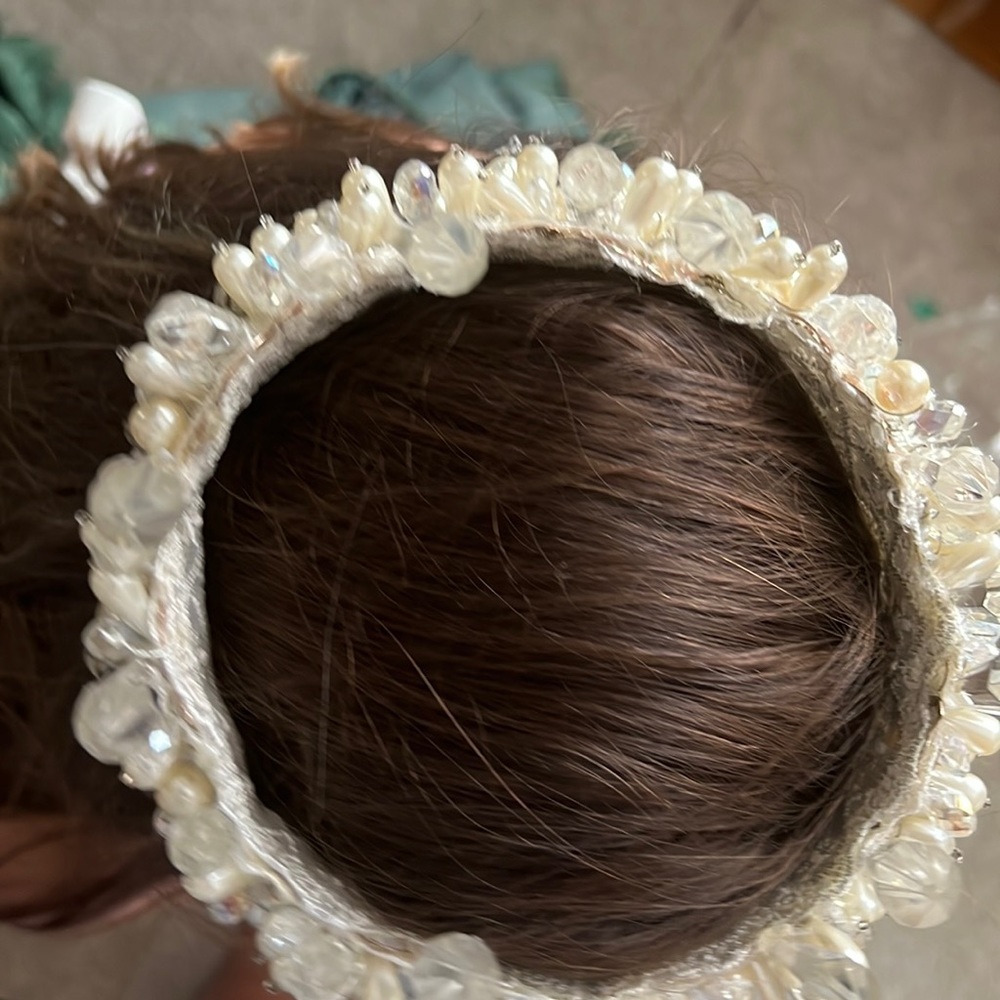 Crown / Princess/ Bride / Pearls and crystal crown 👑Brand New - Picture 3 of 15
